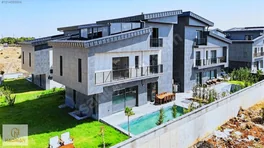 Antalya Spora Yürüme Mesafesinde Site İçinde Triplex Villa — fotoğraf 1