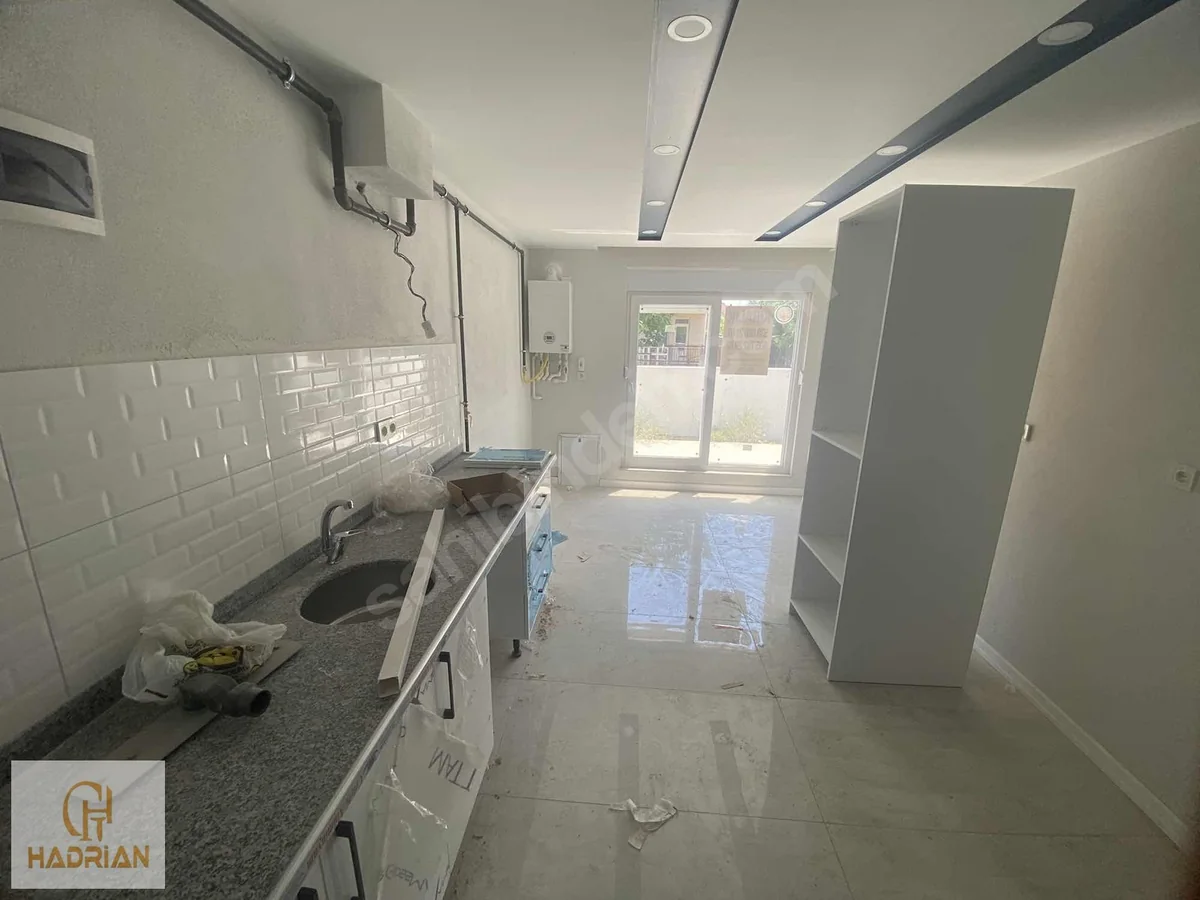 Döşemealtı Devlet Hastanesine Yürüme Mesafesi Kiralık 1+1 — fotoğraf 1