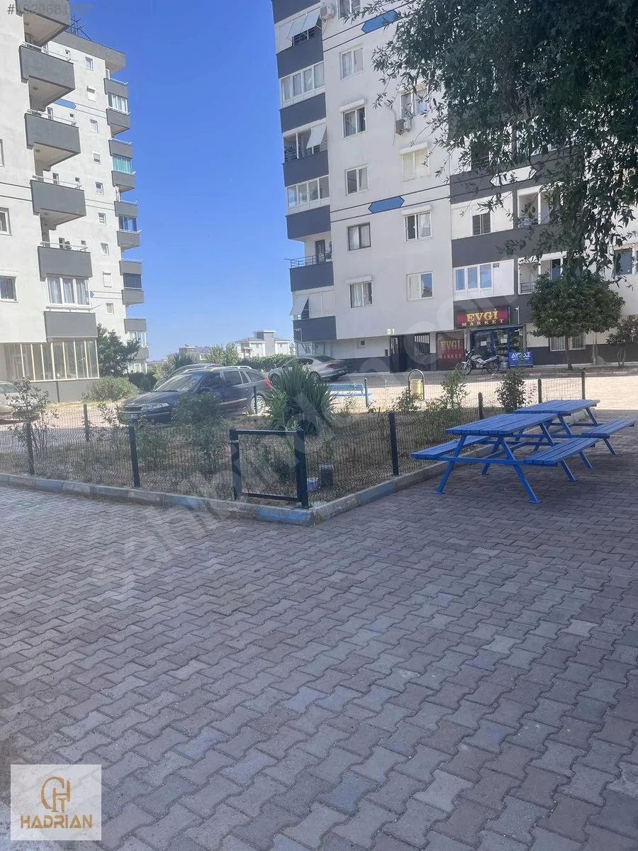 Site içi satılık 2+1 kapalı mutfak — fotoğraf 1