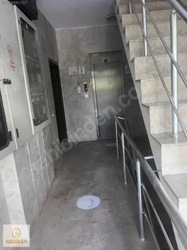 Site içi satılık 2+1 kapalı mutfak — fotoğraf 3