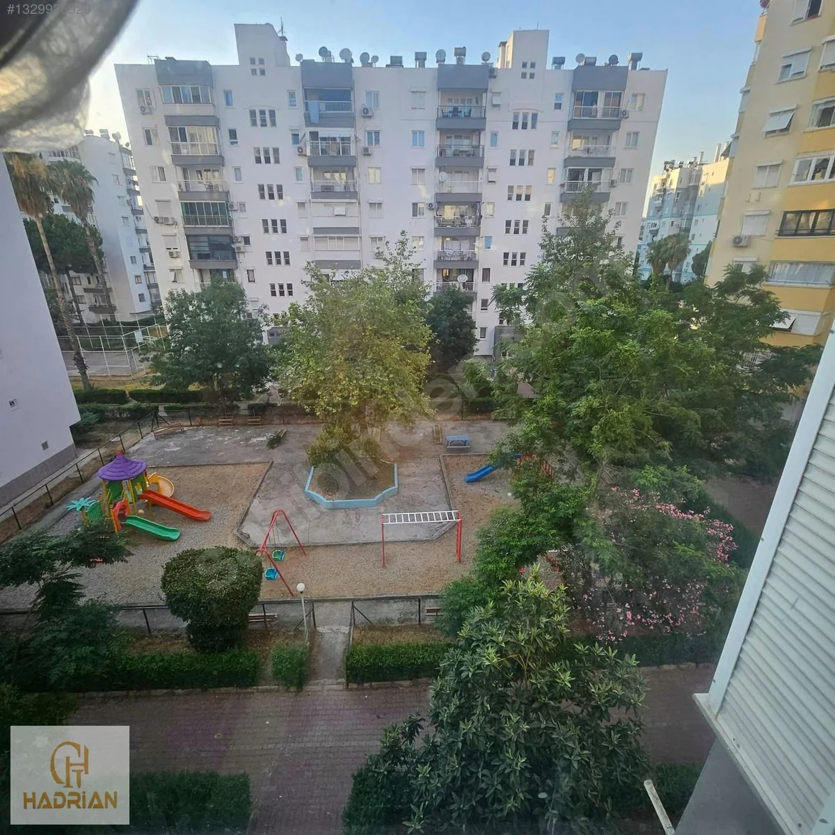 Meltem Özgün sitesinde köşe katta 3+1 daire satılık — fotoğraf 1