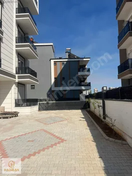 Döşemealtı Yenıköy De Satılık Havuzlu 1+1 Daire — fotoğraf 5